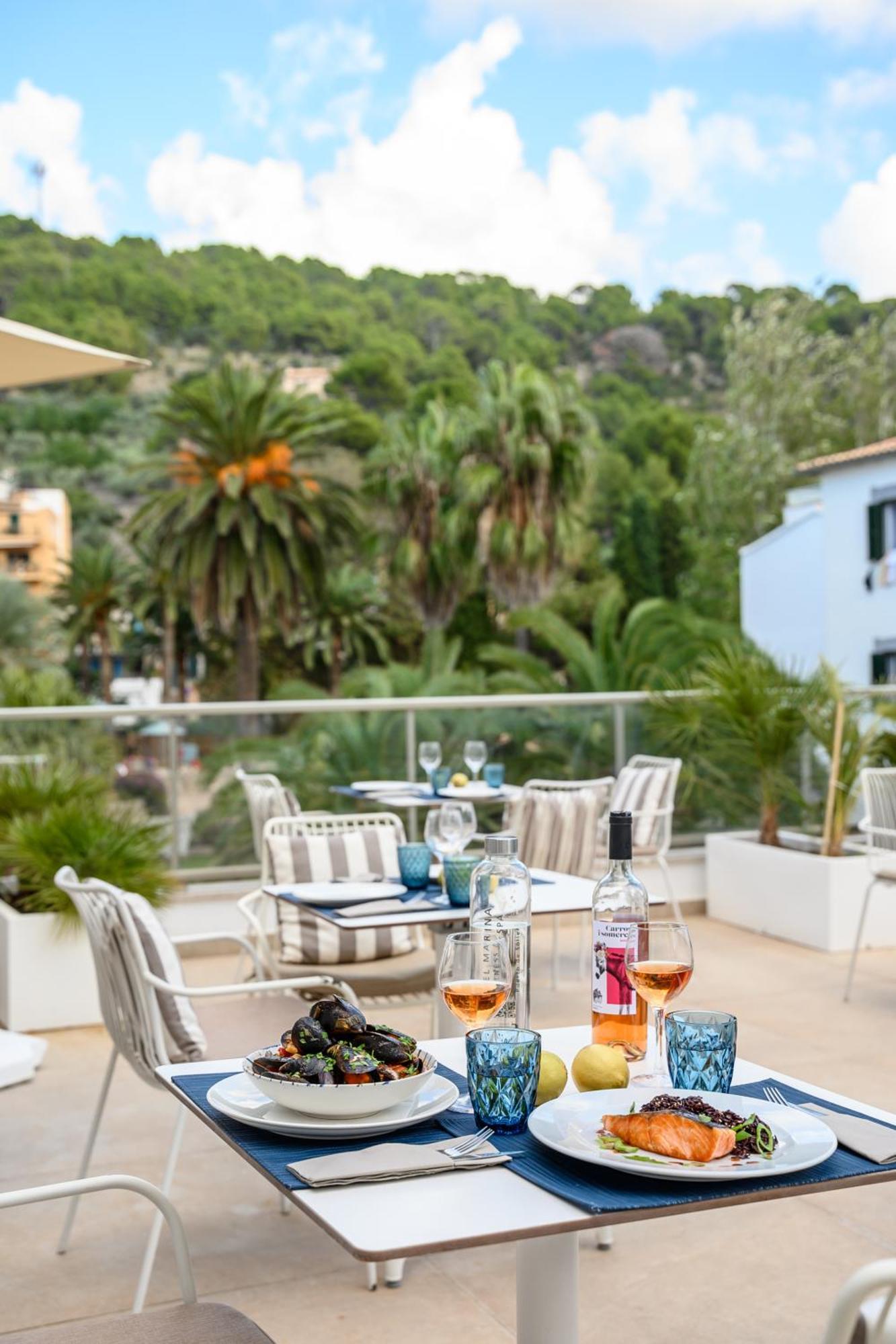 Hotel Marina Port De Soller Bagian luar foto